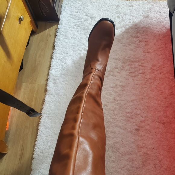 Boots - Picture 4 of 6